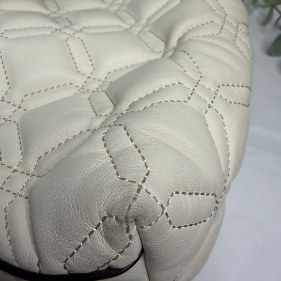 Kate Spade light Cream Quilted Tote Bag - Picture 14 of 16